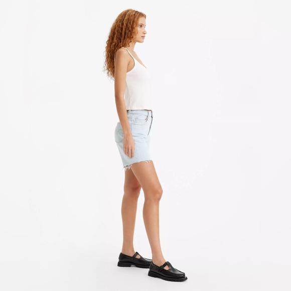 Levi's 501 Womens Mid Thigh Light Wash Jean Shorts- Size 32 - Picture 2 of 13